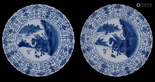 A PAIR OF BLUE AND WHITE DISHES