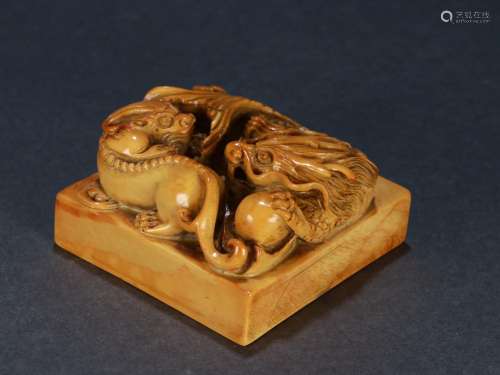 : old y dragon sealSize: 6.5 cm high 3.6 cm wide weighs 175....