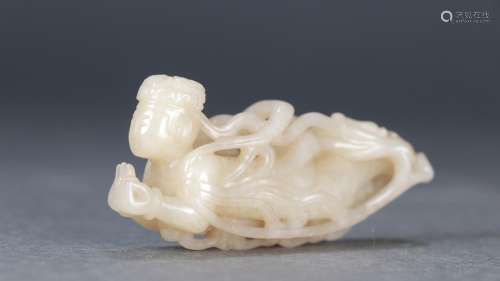 : hetian jade flying furnishing articlesSize: 7.1 cm wide an...