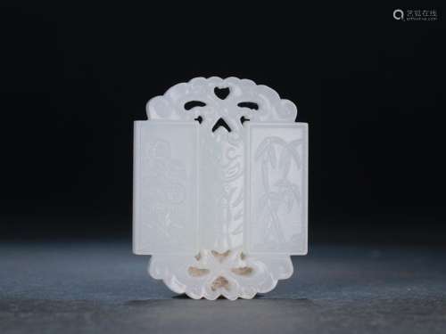 : hetian jade chrysanthemum patternsSize: 4.3 cm wide and 0....