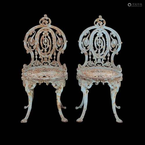 A PAIR OF VICTORIAN CHAIRS