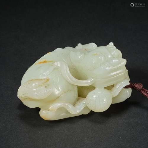 Chinese Qing Dynasty Hetian Jade Lion