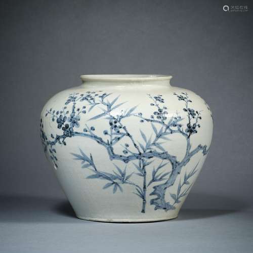 Korean blue and white porcelain jar