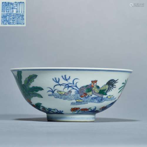 Chinese Qing Dynasty Qianlong Doucai Porcelain Bowl