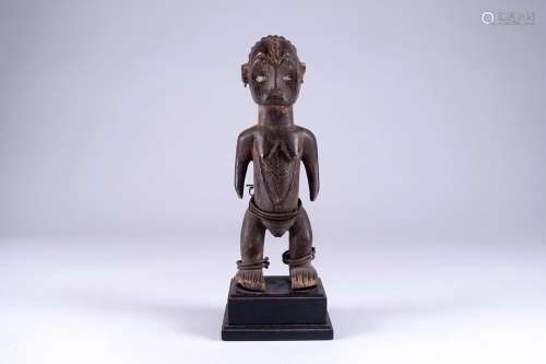 Figurine Mbwaka.                                            ...