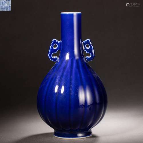 A Chinese Blue Glaze Bottle Vase