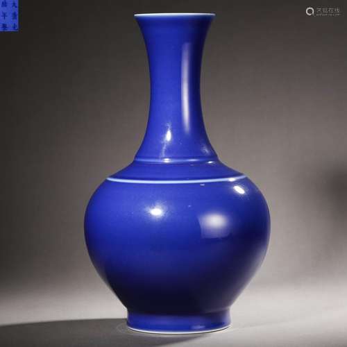 A Chinese Blue Glaze Decorative Vase