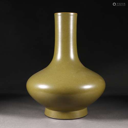 A Chinese Tea-dust Glaze Vase