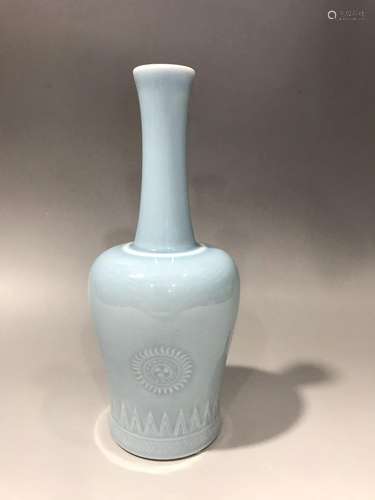 Sky blue glaze embossed gossip pattern rattle bottle