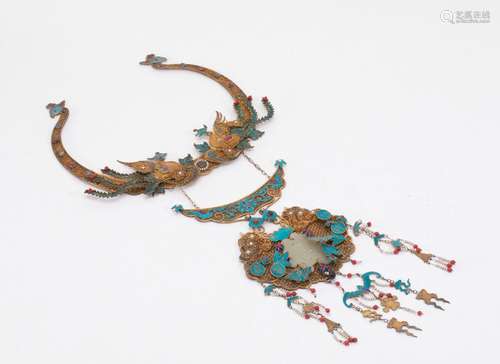 A gilt copper necklace