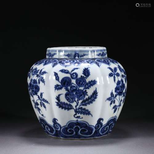 A Blue and white melon edge jar