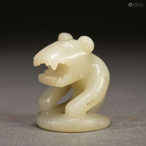 A Hetian jade big mouth animal ornaments