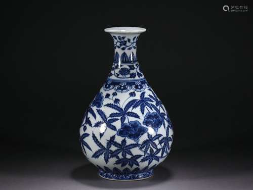 A blue and white flower jade pot spring vase