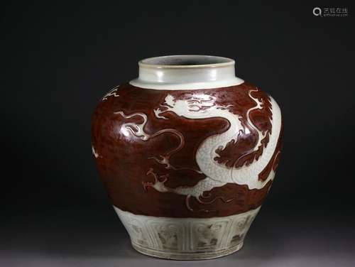 An Underglaze red dragon jar