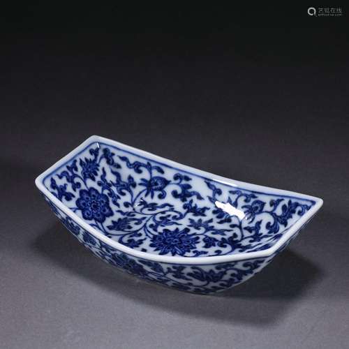 A Blue and white flower pattern saucer