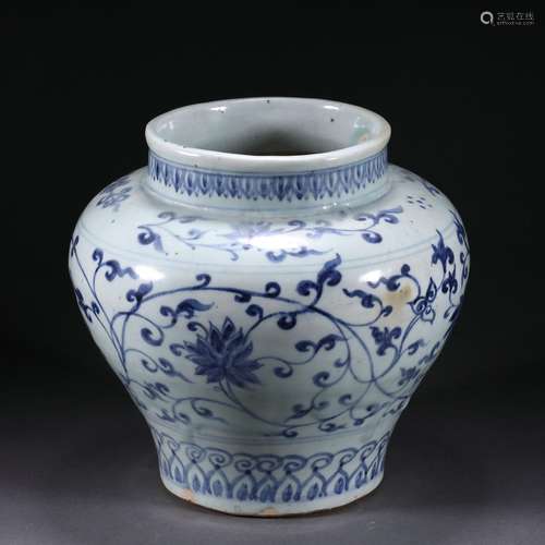 A Blue and white flower pattern jar