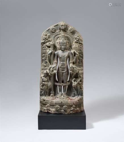 Stele des Vishnu. Schwarzer Phyllit. Nordost-Indien, Bi