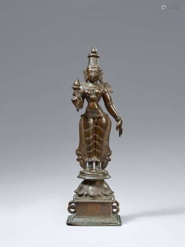 Bhudevi. Bronze. Südindien, wohl 18. Jh.<br/>In tribha...