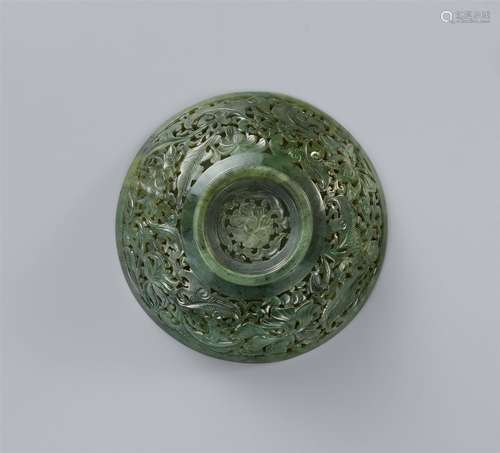 Deckel einer Schale. Spinatgrüne Jade. 18./19. Jh.<br/>...