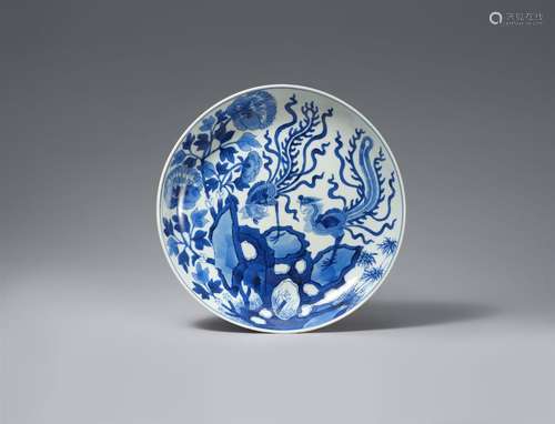 Blau-weiße Schale. Kangxi-Ära (1662-1722)<br/>Flache S...