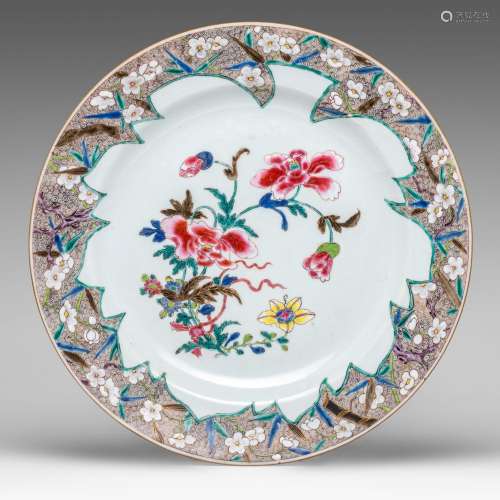 A Chinese famille rose floral decorated 'Leaf' charger, Yong...