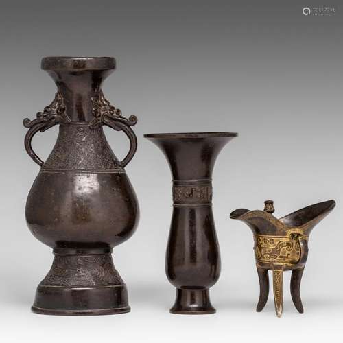 A collection of Chinese bronze vessels, tallest H 24,5 cm