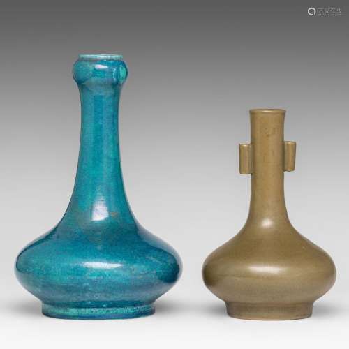 A Chinese turquoise glazed garlic-mouth bottle vase, H 30 - ...