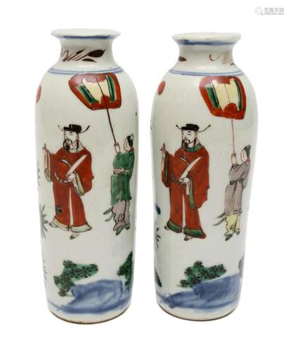 A pair of Transitional period wucai rouleau vases