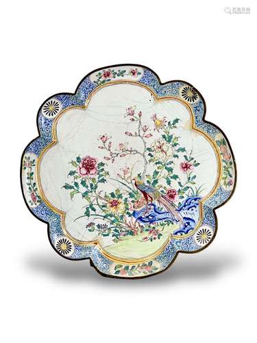 A Petal lobed Canton Enamel Tray, Yongzheng/early Qianlong