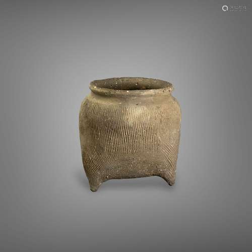 A grey pottery Tripod Vessel, li ding, Neolithic