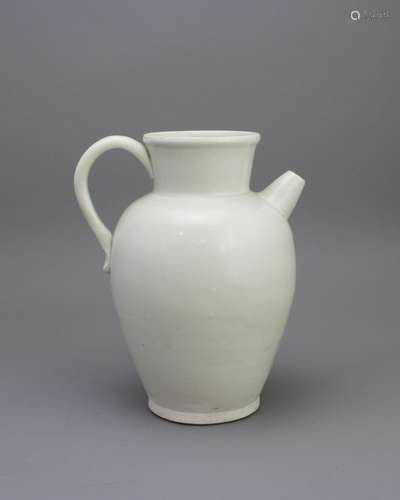 A Xingyao white-glazed Ewer, Tang dynasty