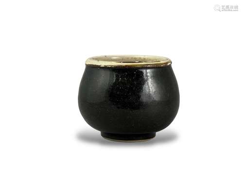 A rare Cizhou black and white glazed Jar, Jin/Yuan dynasty