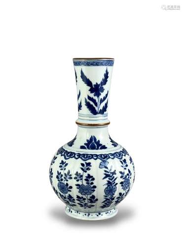 A blue and white Bottle Vase,  Kangxi