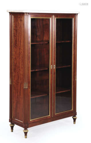 十九世纪 路易十六式石面双门小书柜