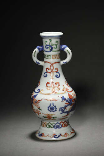 A Wucai Glaze Dragon Vase