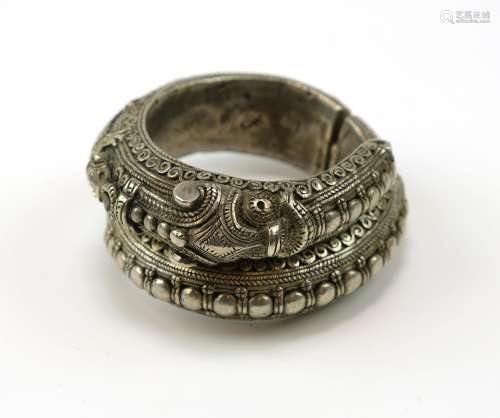 A silver Batak bracelet
