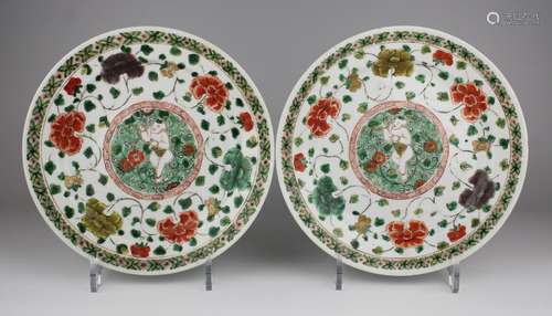 A pair of Kangxi famille verte 'boys' plates