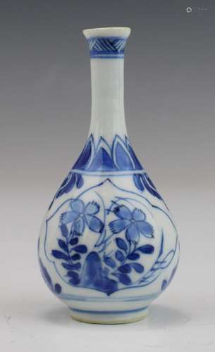 A blue and white small size vase