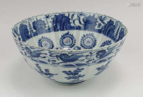 A blue and white foliate porcelain bowl with Fu Gui Jia Qi s...