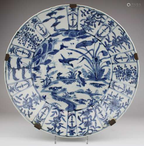 A blue and white large Swatow dish