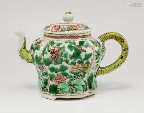 A small famille verte teapot