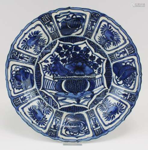 A blue and white 'kraak' porcelain dish