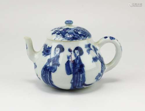 A small blue and white teapot with Long Eliza figures