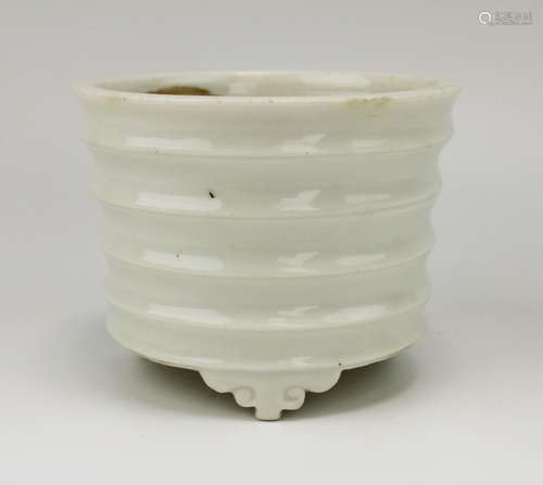 A Dehua blanc-de-chine censer