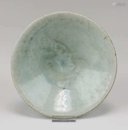 A Song dynasty qingbai comb-decorated dish