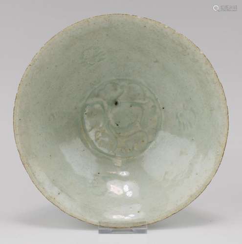 A Song dynasty qingbai comb-decorated dish