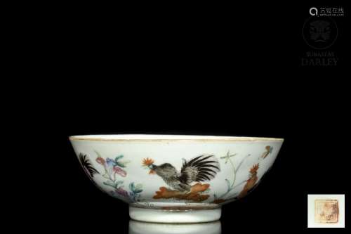 An enameled porcelain "roosters" bowl, 19th - 20th...