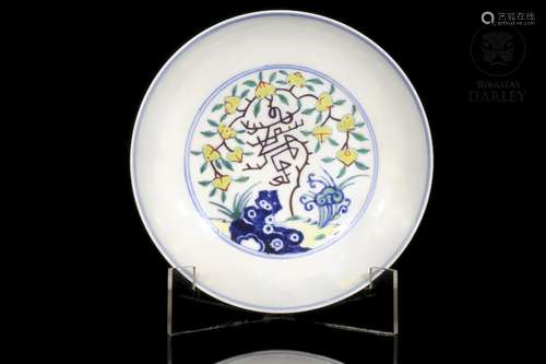 Enameled plate with peaches, with Daoguang mark