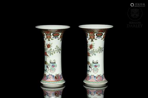 Pair of Chinese porcelain "Gu", 20th century