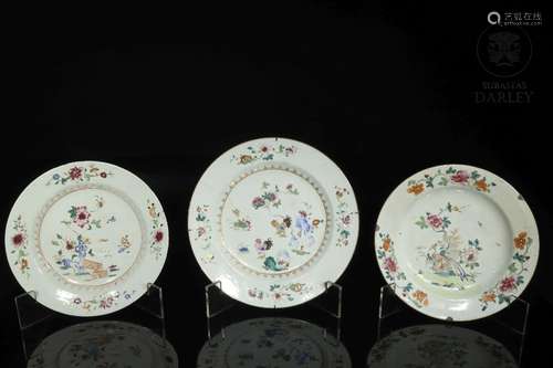 Three enameled plates, Compagnie des Indes, 19th century